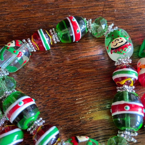 5 CHRISTMAS BRACELETS- GLASS BEADS - Picture 5 of 6